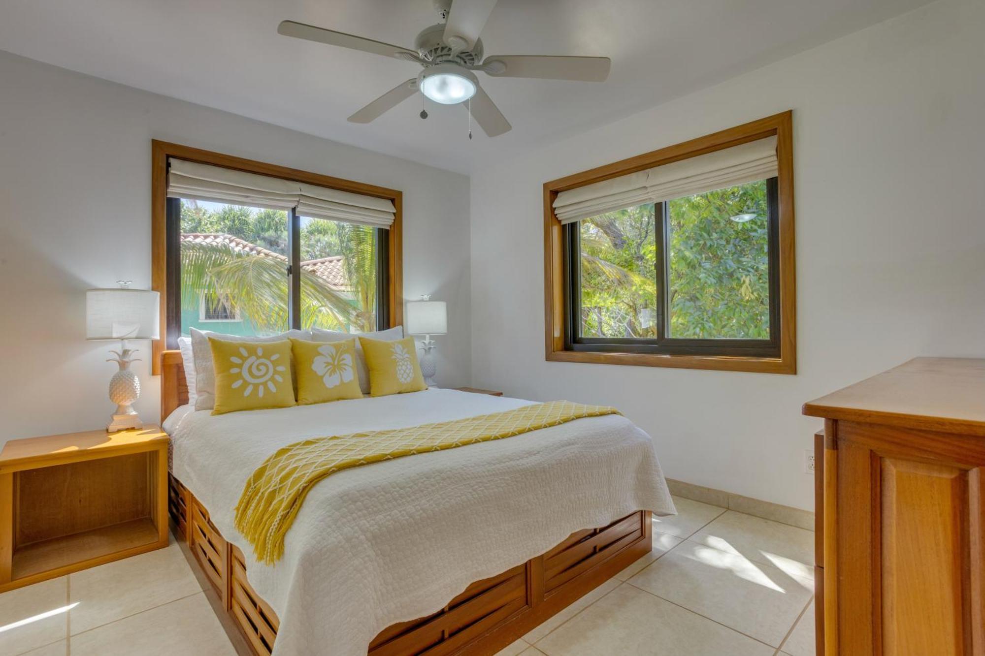 Bella Sway Belize Villa Maya Beach Exterior photo