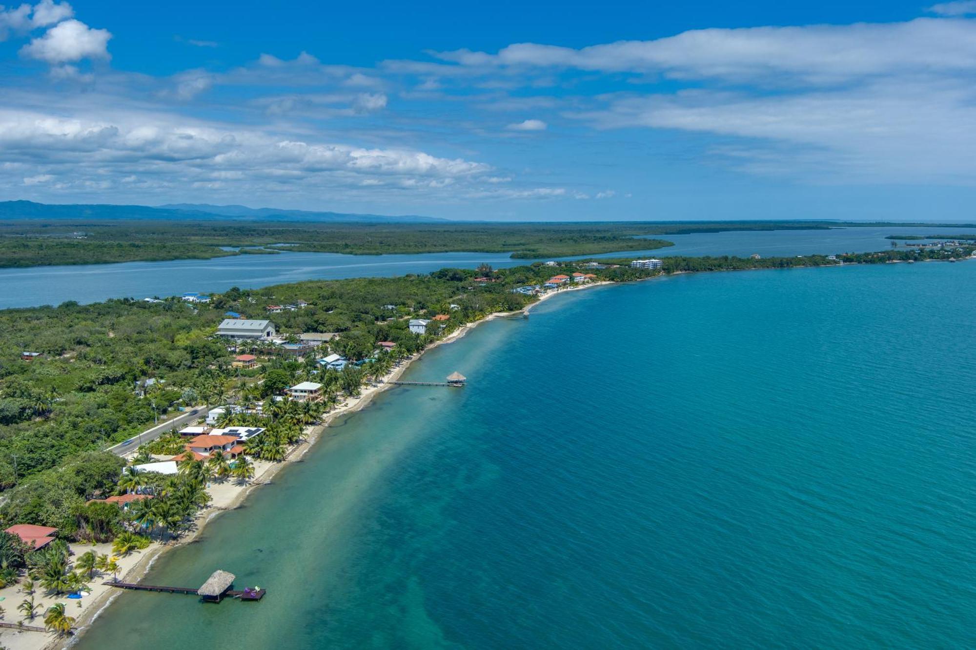 Bella Sway Belize Villa Maya Beach Exterior photo